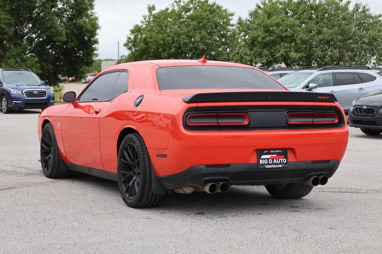 Used 2016 Dodge Challenger SRT Hellcat RWD image 11