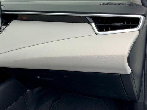 Used 2020 Toyota Corolla LE FWD image 16
