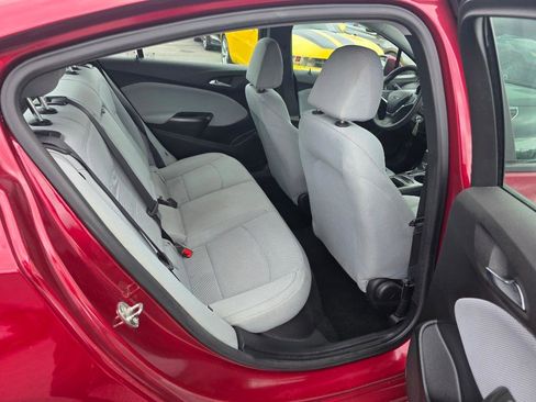 Used 2019 Chevrolet Cruze LT w/ RS Package image 11