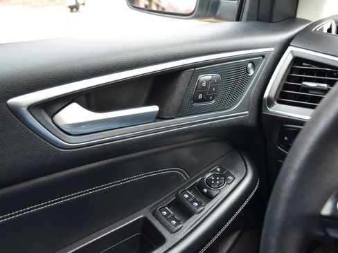 Used 2024 Ford Edge Titanium image 9