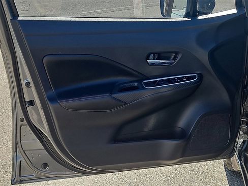 Used 2025 Nissan Versa SR w/ Trunk Package image 15