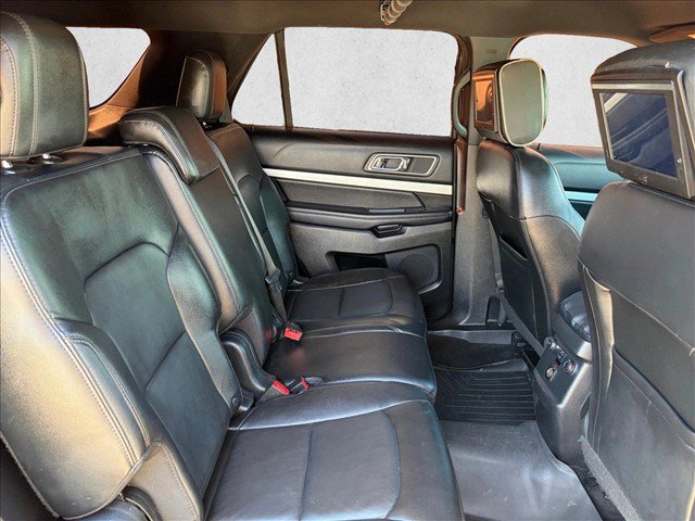 Used 2016 Ford Explorer XLT w/ Equipment Group 202A FWD image 22