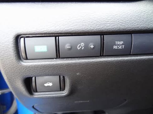 Used 2022 Nissan Sentra SV image 11