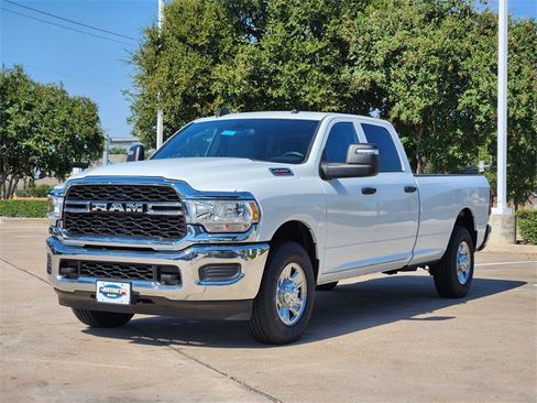 Used 2024 RAM 2500 Tradesman w/ Chrome Appearance Group image 3