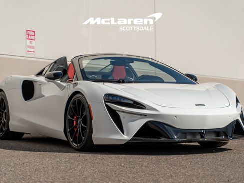 New 2026 McLaren Artura image 9