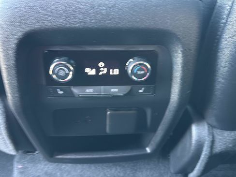 Used 2025 Chevrolet Traverse RS w/ LPO, Floor Liner Package FWD image 31
