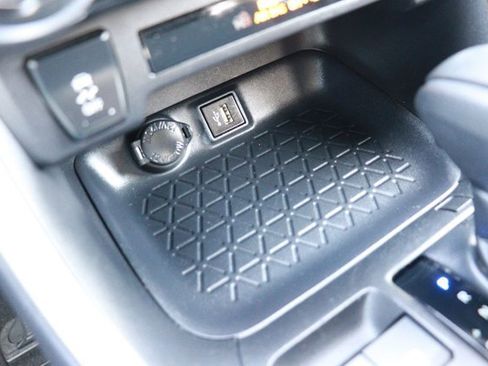 Used 2025 Toyota RAV4 XLE image 17