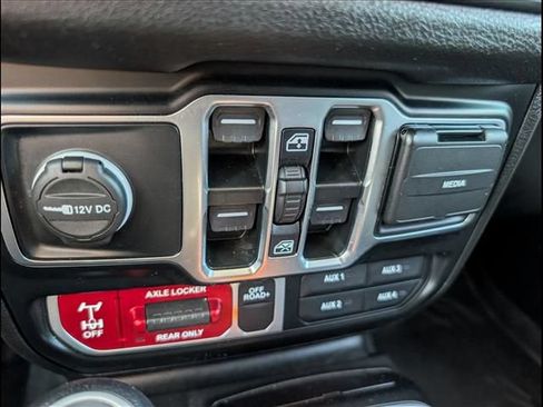 Used 2024 Jeep Gladiator Sport AWD/4WD image 15