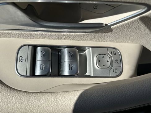 Used 2023 Mercedes-Benz GLS 450 4MATIC image 30