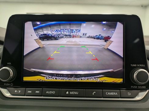 Used 2023 Nissan Rogue SV image 12