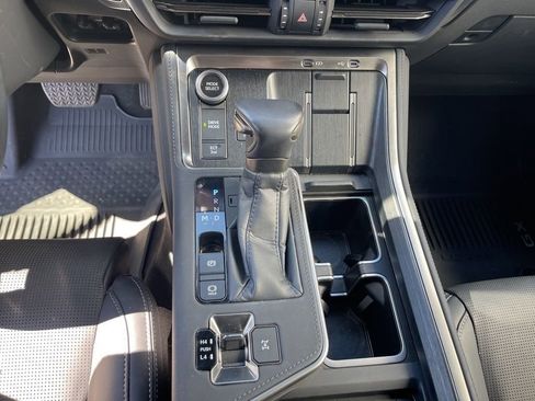 Certified 2024 Lexus GX 550 w/ Accessory Package (Z1) image 19