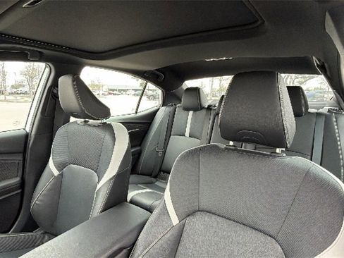 Used 2025 Toyota Camry SE image 21