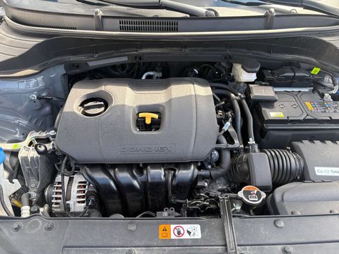 Used 2025 Kia Soul LX w/ LX Technology Package FWD image 30