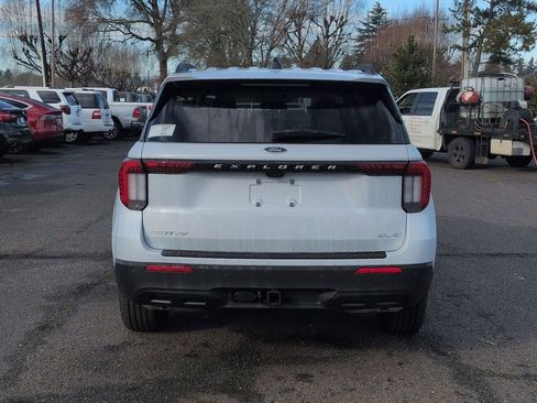 New 2026 Ford Explorer Active image 4