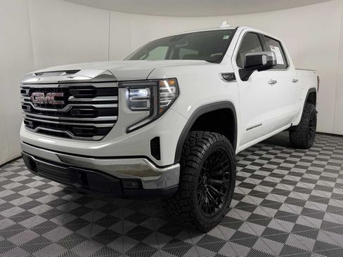 Used 2025 GMC Sierra 1500 SLT AWD/4WD image 3