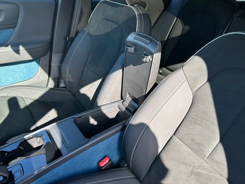 Used 2023 Volvo C40 P8 Recharge Plus image 22