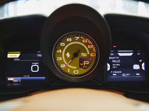 Used 2022 Ferrari F8 Tributo image 20