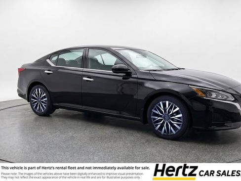 Used 2025 Nissan Altima 2.5 SV FWD image 1