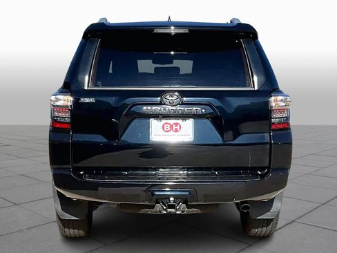Used 2018 Toyota 4Runner TRD Off-Road Premium image 4
