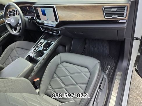 Certified 2024 Volkswagen Atlas SE AWD/4WD image 18