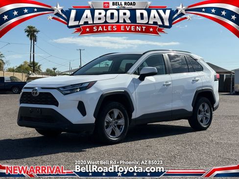 Used 2025 Toyota RAV4 XLE AWD/4WD image 1