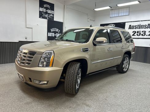 Used 2009 Cadillac Escalade 4WD Hybrid image 3