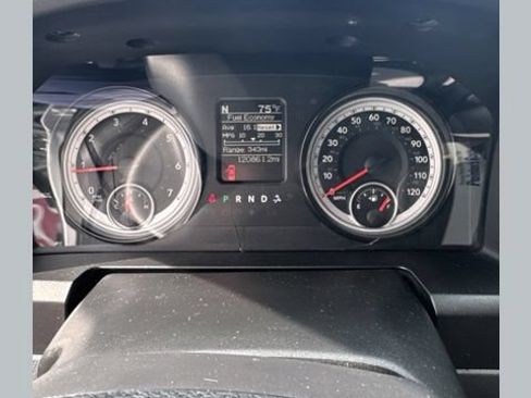 Used 2019 RAM 1500 Classic SLT AWD/4WD image 1