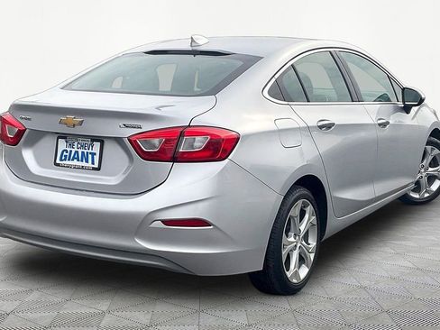 Used 2018 Chevrolet Cruze Premier image 7