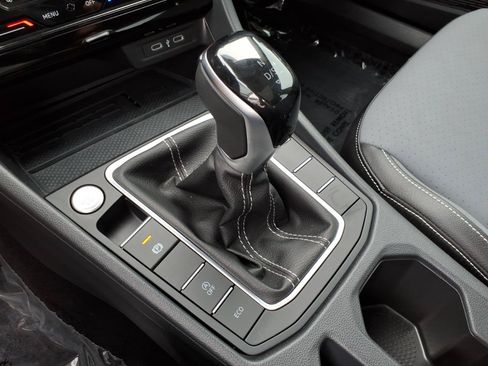 Certified 2026 Volkswagen Jetta SE FWD image 32