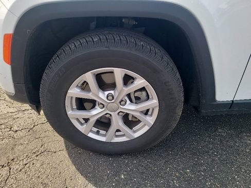 Used 2021 Jeep Grand Cherokee L Limited AWD/4WD image 10