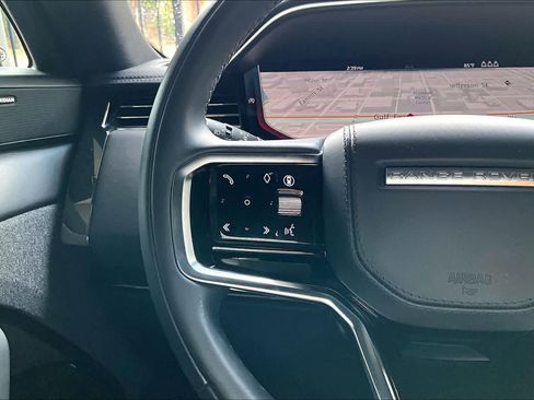 Used 2024 Land Rover Range Rover Sport SE image 23