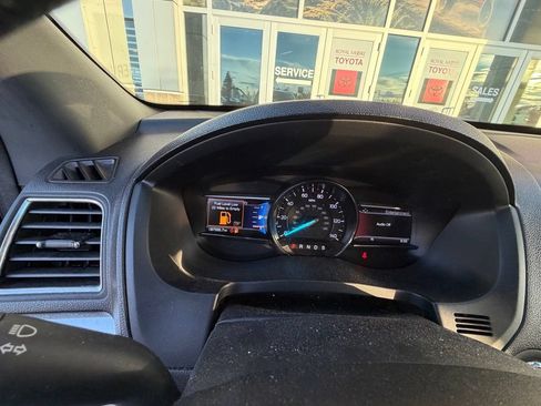 Used 2018 Ford Explorer Limited AWD/4WD image 11