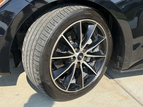 Used 2015 Ford Mustang Coupe RWD image 17