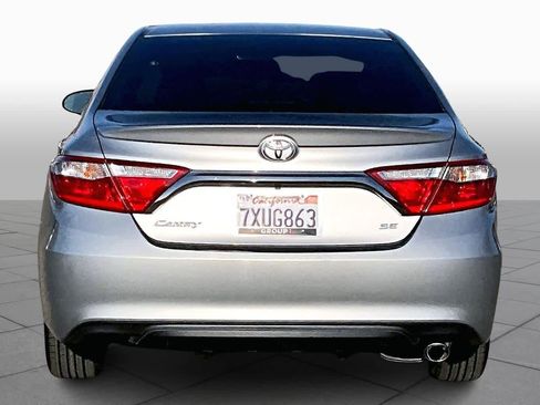 Certified 2017 Toyota Camry SE image 5