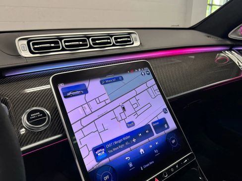 Used 2024 Mercedes-Benz S 63 AMG S w/ Carbon Fiber Exterior Package image 40