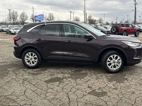 Certified 2023 Ford Escape Active w/ Tech Pack #2 image 3