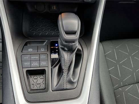 Used 2023 Toyota RAV4 XLE image 41