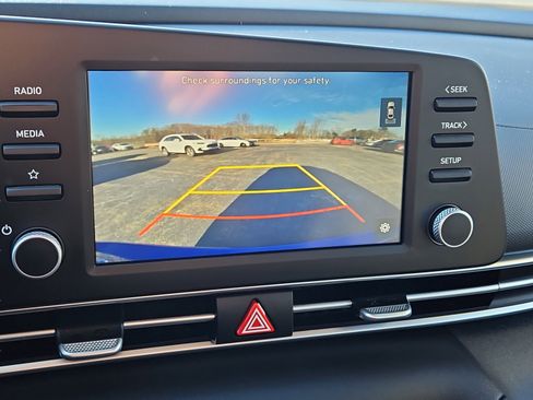 Used 2023 Hyundai Elantra SE w/ Cargo Package image 8