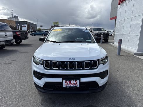 Used 2024 Jeep Compass Sport image 5