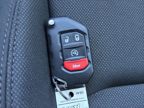 Used 2023 Jeep Gladiator Sport AWD/4WD image 30