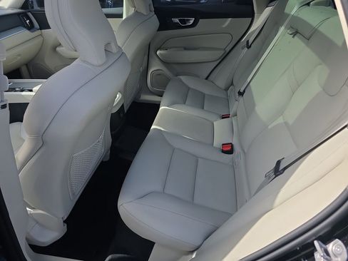 Used 2025 Volvo XC60 T8 Plus w/ Protection Package Premier image 10