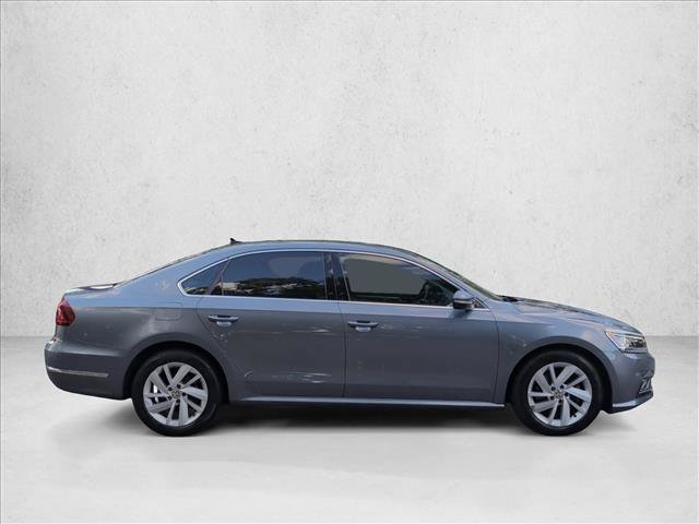 Used 2018 Volkswagen Passat 2.0T SE w/ SE Lighting Package FWD image 3