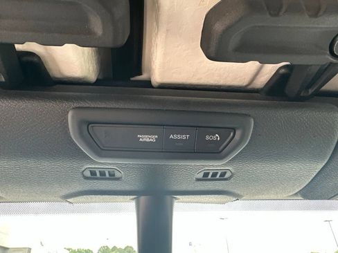 Used 2022 Jeep Wrangler Unlimited Sahara AWD/4WD image 22