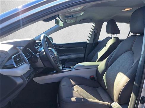 Used 2019 Toyota Camry LE image 10