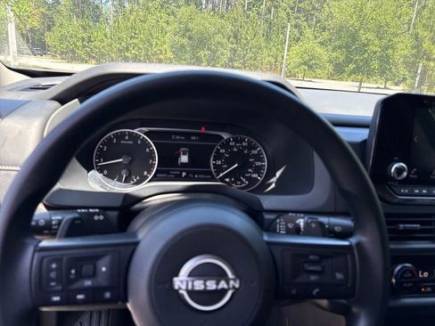 Used 2024 Nissan Pathfinder S FWD image 7