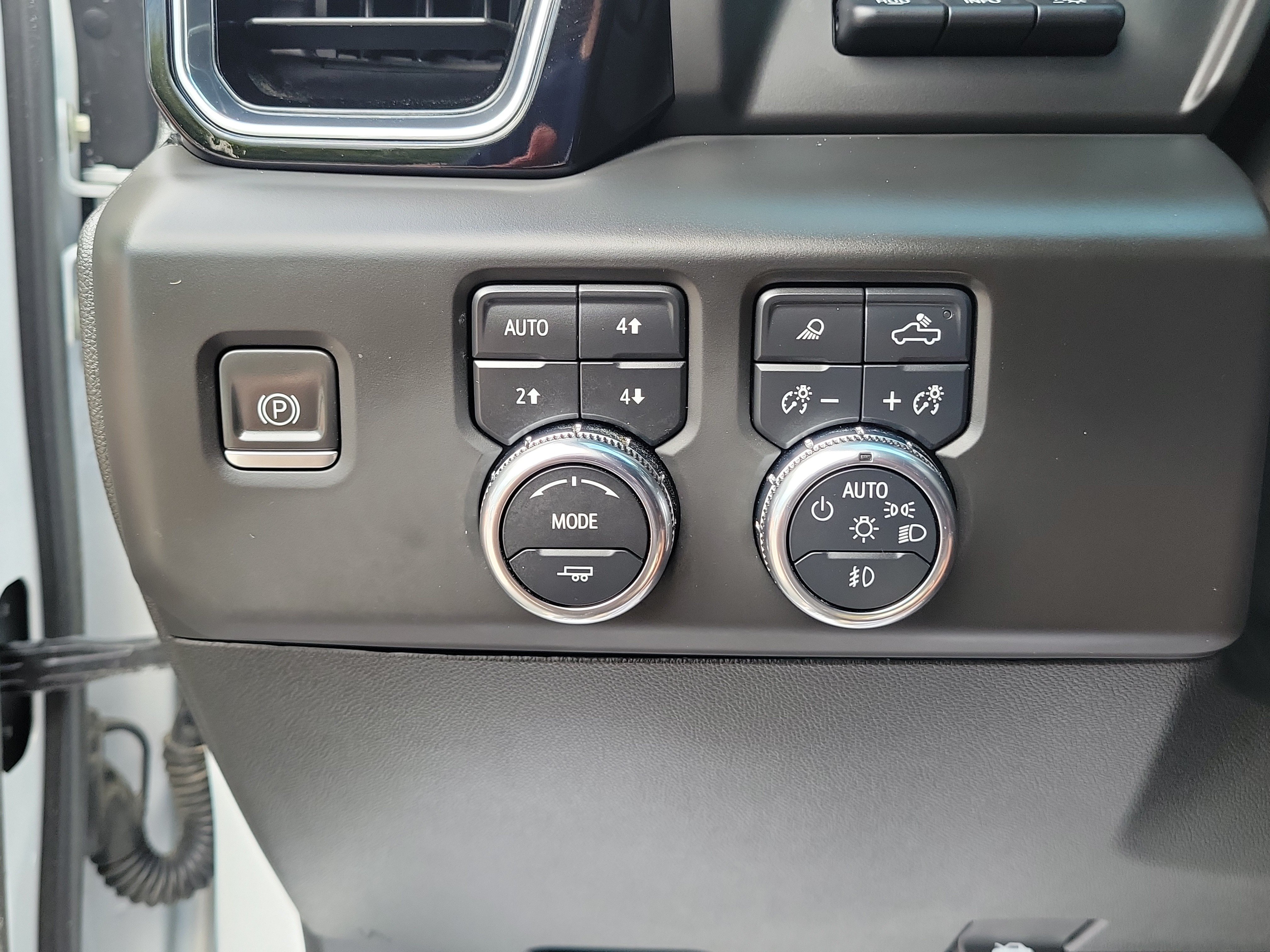 Used 2024 GMC Sierra 2500 Denali Ultimate AWD/4WD image 20