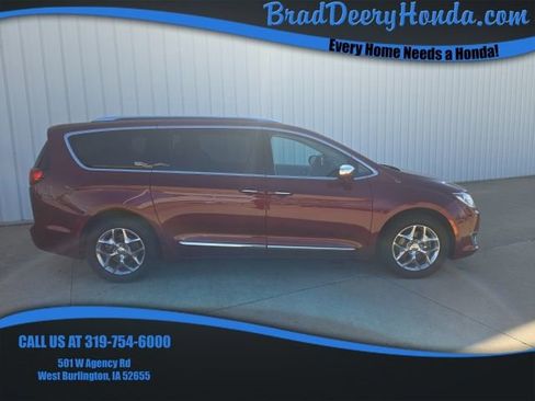 Used 2017 Chrysler Pacifica Limited w/ Advanced Safetytec Group FWD image 1
