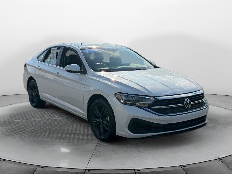 Certified 2022 Volkswagen Jetta SE FWD image 1