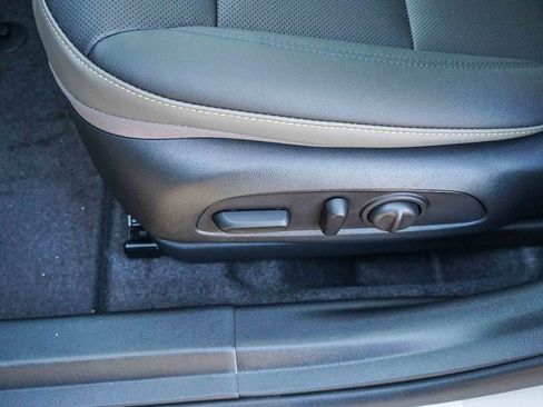 New 2026 Chevrolet Trax ACTIV w/ Sunroof Package FWD image 19