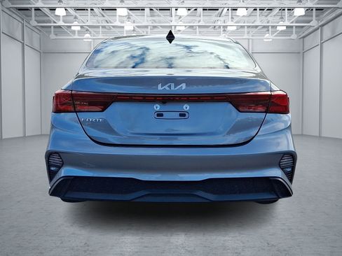 Used 2022 Kia Forte LXS image 5